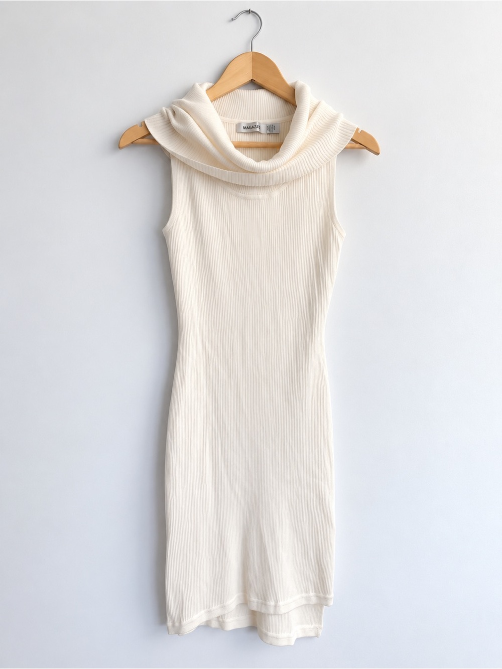 Magazine Cream Ribbed Sleeveless Cowl Neck Tunic – Size L/G